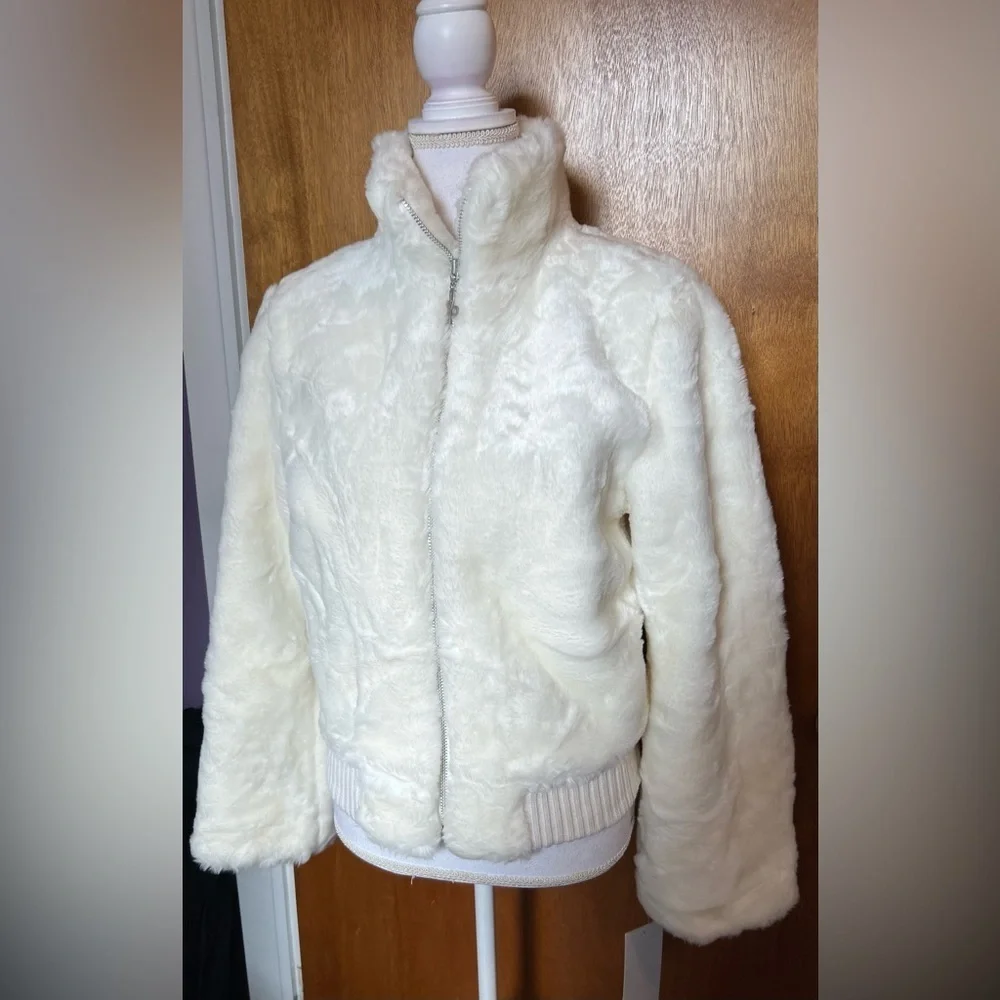 Jlo Furry White coat NWT - Picture 2 of 6